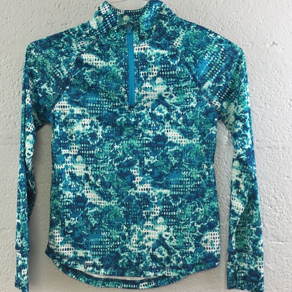 Exertek long sleeve stretch sports shirt with thumb slit